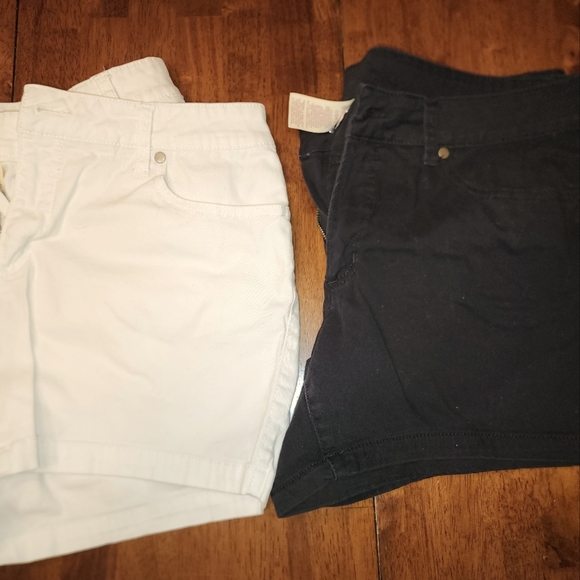 Stretch Shorts - Picture 2 of 2